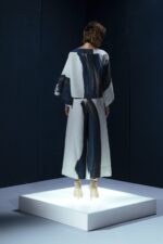 Pantacourt estampada com cós elástico nas costas. Conforto e sofisticação na exclusiva estampa Deep Blue da Aline Rocha.